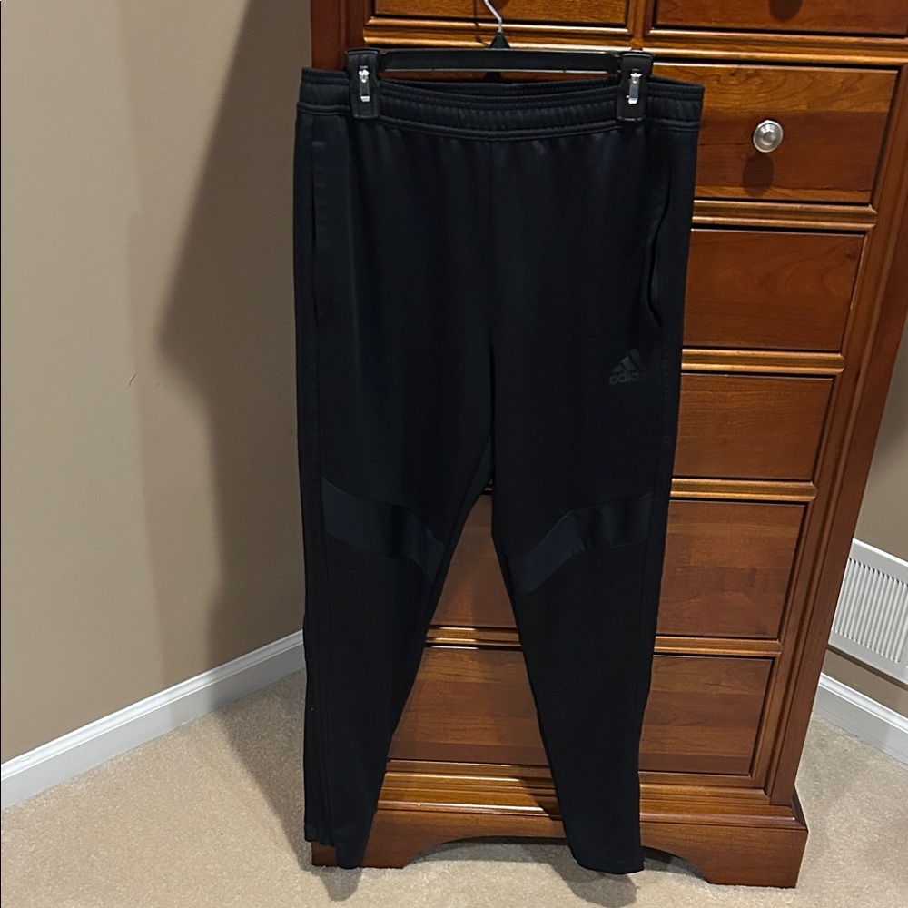 Adidas mens Black athletic sweatpants, 100%polyester, zipper side pockets, large